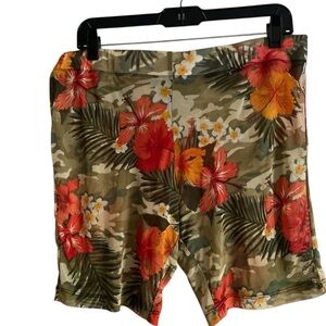 Rouge! Floral Camo Women Shorts - Red, Orange, Green